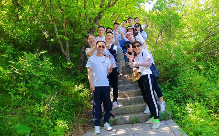 開開心心旅行的通合家人們.jpg