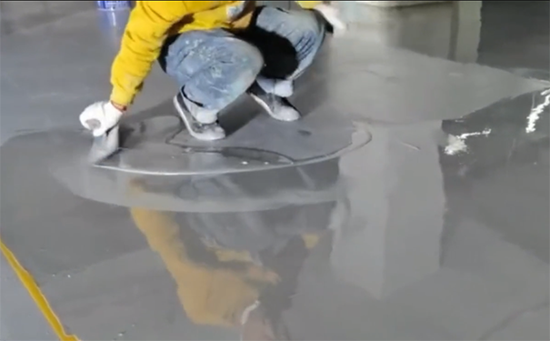 環(huán)氧自流平面漆鏝涂.png