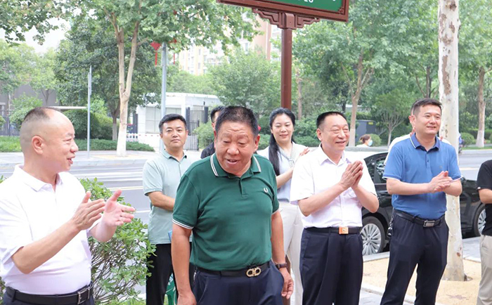 慰問環衛工人發表講話.jpg