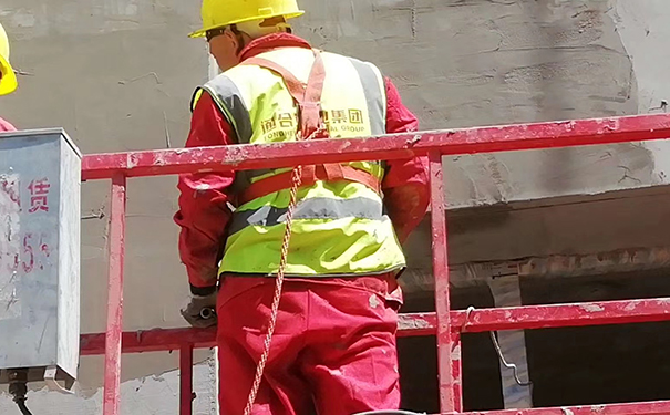 通合實業集團外墻真石漆施工.jpg