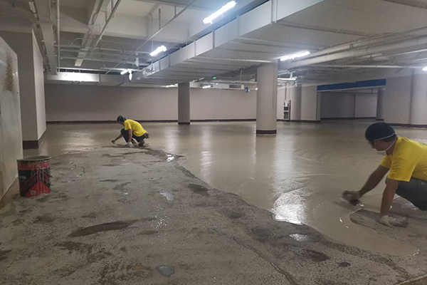地坪漆施工進(jìn)行中.png